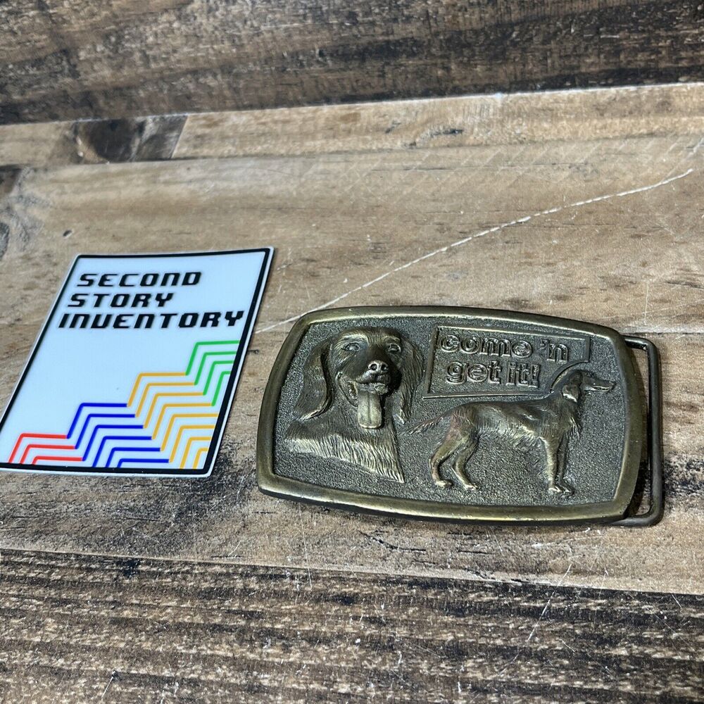 Adezy DENVER 1977 Belt Buckle SETTER DOG Vintage Carnation Milling